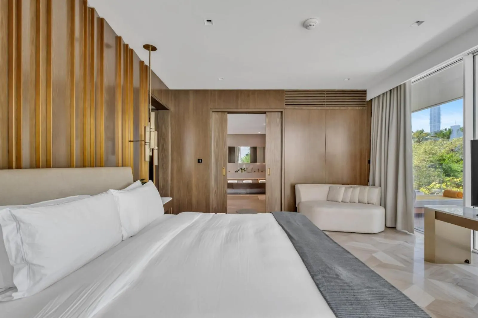 Palm Haven Luxe 3 Bed Townhouse With Private Pool Villa Dubai Holiday home