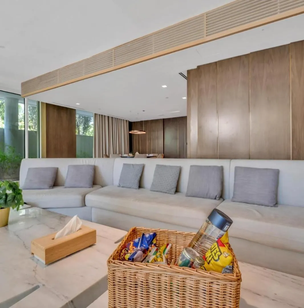 Palm Haven Luxe 3 Bed Townhouse With Private Pool Villa Dubai Holiday home