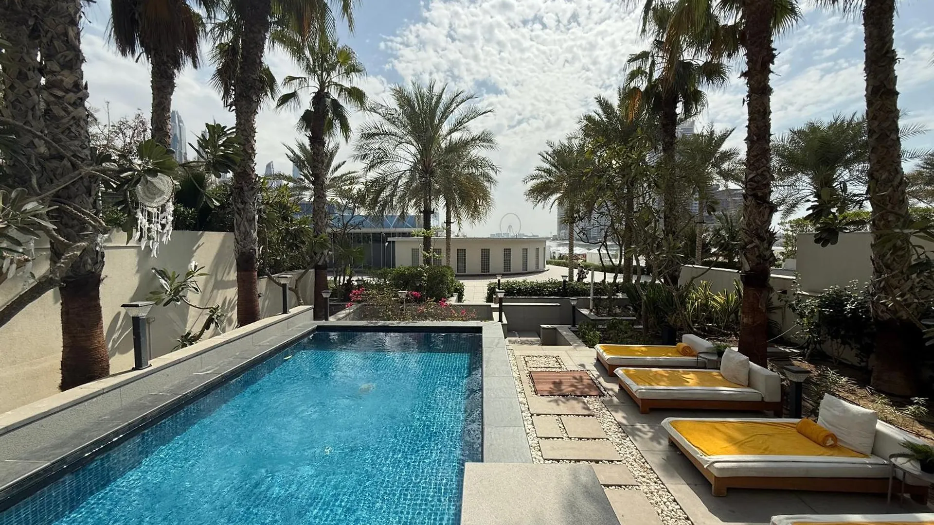 Palm Haven Luxe 3 Bed Townhouse With Private Pool Villa Dubai Holiday home